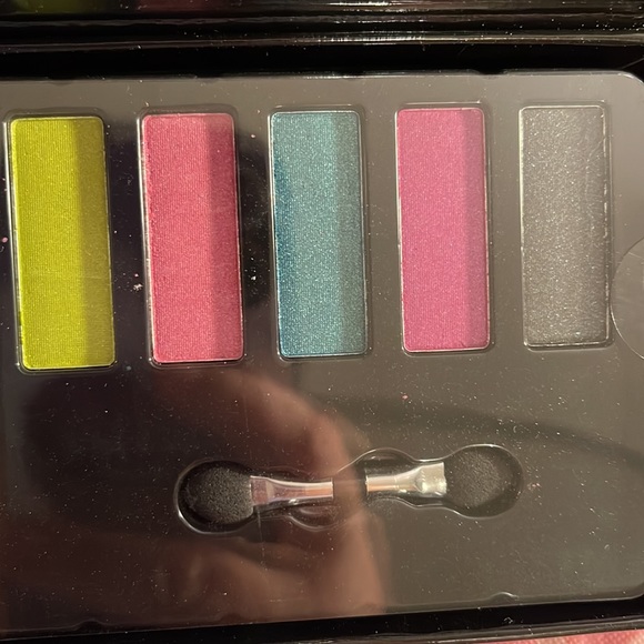 🎈SALE🎈🎀#13.MAKEUP BUNDLE🎀 - Picture 5 of 10